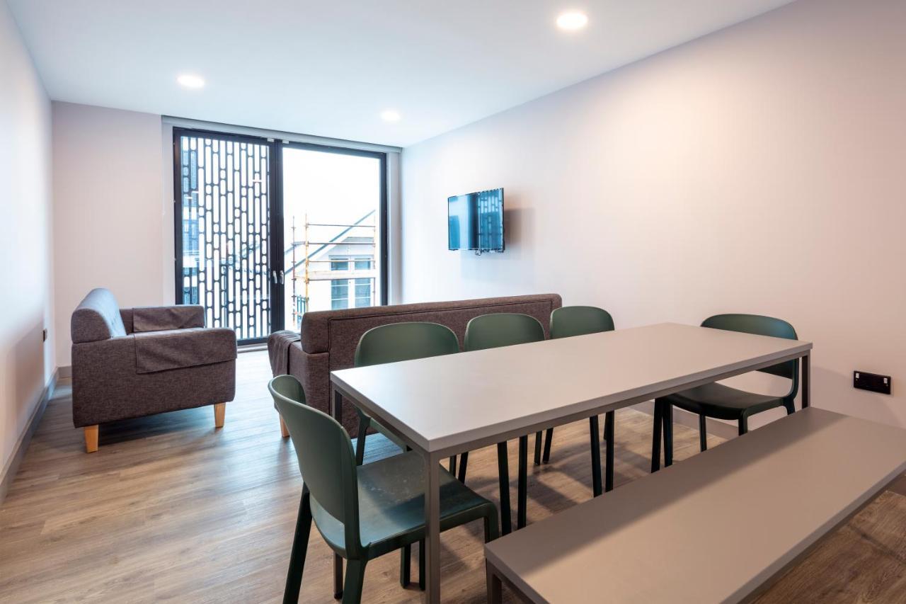 Coleman Court Summer Apartments Корк Екстериор снимка
